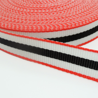 Стропа трехцветная, шир.30мм, цв. красный/белый/черный, уп.25м, пл. 17 гр/м